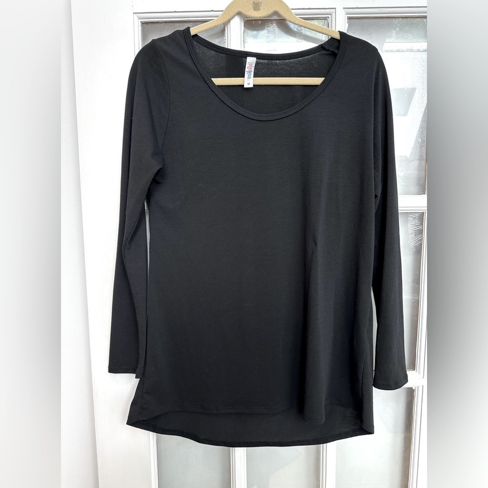 LuLaRoe Black Lynnae Tee Stretchy Long Sleeve Women’s Size Medium M